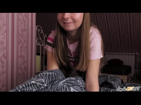 ❤️ Blondie sûget har BFF's djip en krijt cum yn 'e mûle ❤️❌ Pornofideo op fy.verhentai.ru