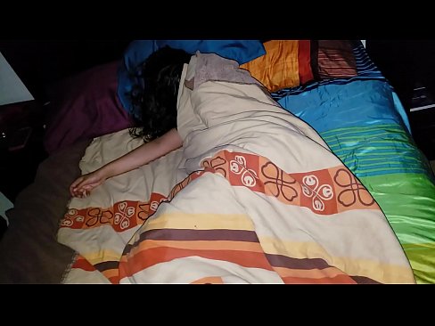 ❤️ Styfsoan bespot syn jonge styfmem wylst se sliept. ❤️❌ Pornofideo op fy.verhentai.ru
